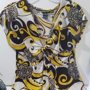 Sixteen Woman's blouse size Medium